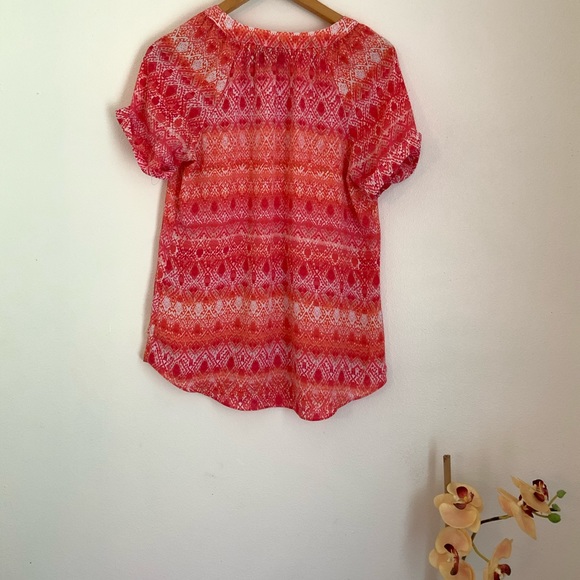 Beautiful Pinks & Reds Patterned Top - Picture 2 of 6